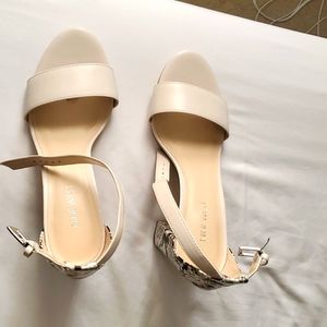 Nine West open toe beige & silver ankle strap